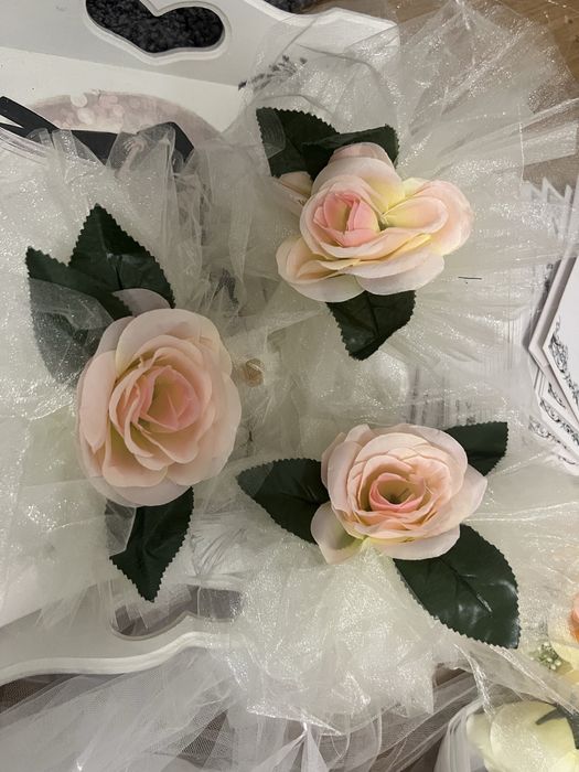 Vand accesorii pentru nunta