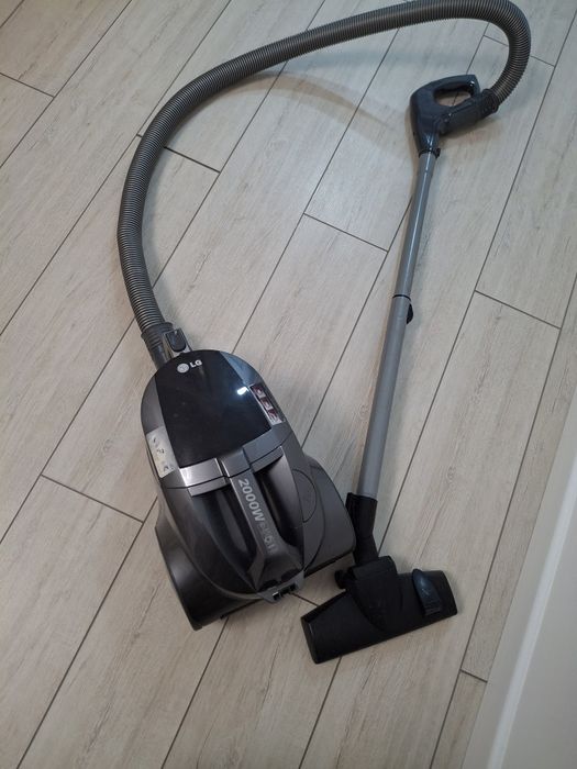 Пылесос LG 2000W