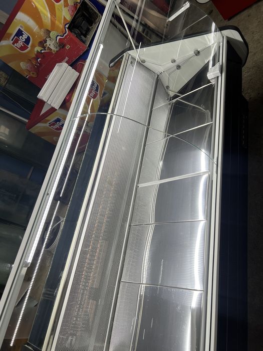 Vitrina frigorifica orizontala pentru alimente reci