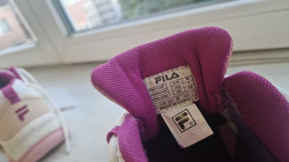38номер обувки Fila топ състояние