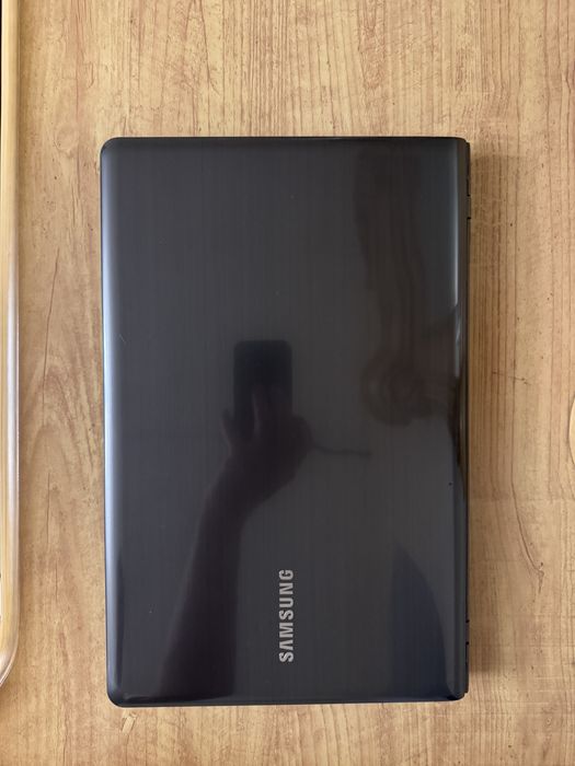 Ноутбук Samsung 355v