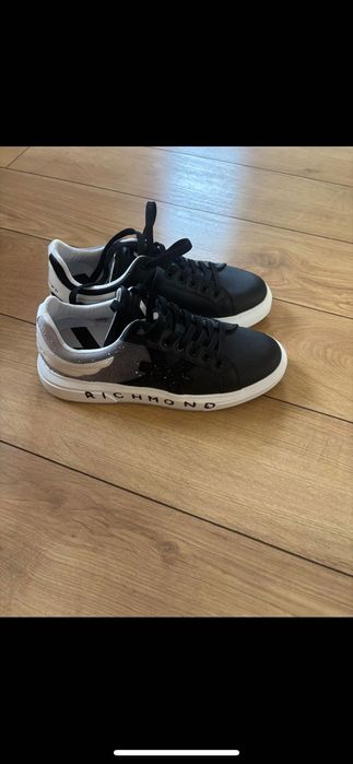 Продавам, оригинални сникърси Richmond, номер 40