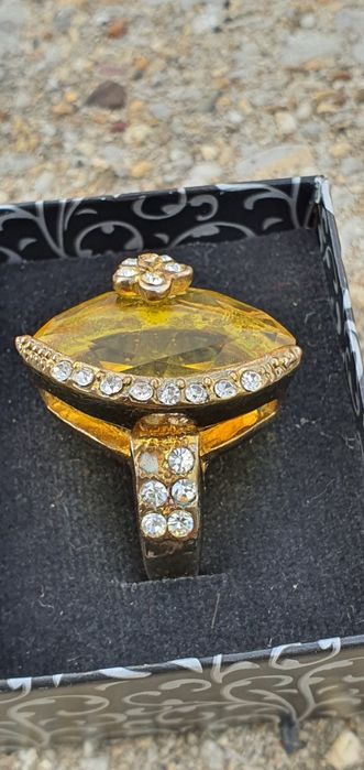 Бижута  с камъни