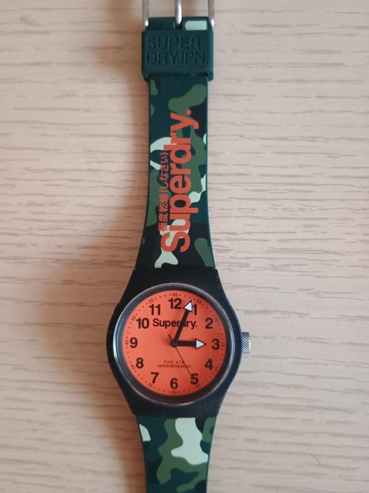 Часовник superdry