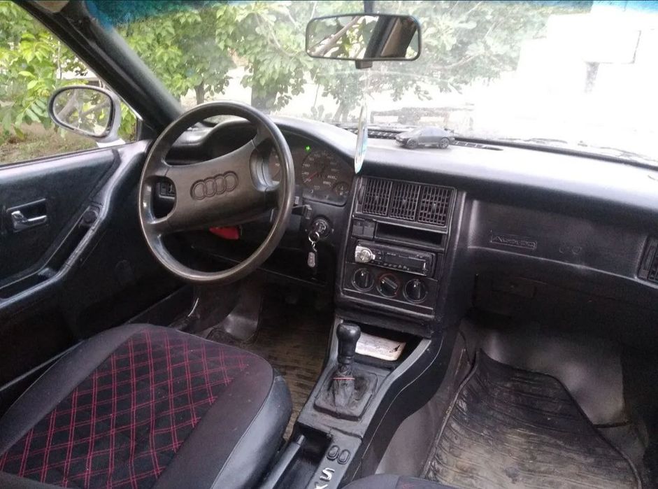 Срочно сотилади audi 80 b3