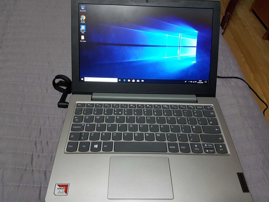 Laptop Lenovo 81VR