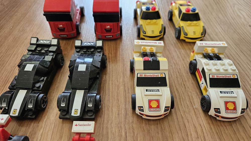 LEGO колички – Ferrari, състезателни и сервизни – комплект 12 бр.