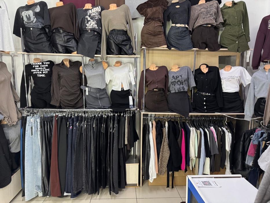 Продаеться отдел женской одежды