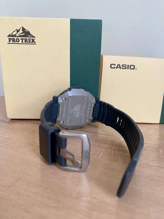 Часы Casio Pro Trek