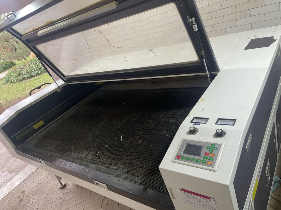 Лазерный станок 1610Т