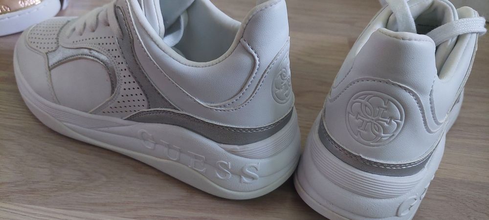 GUESS оригинални нови сникърси, LOVE MOSCHINO кецове