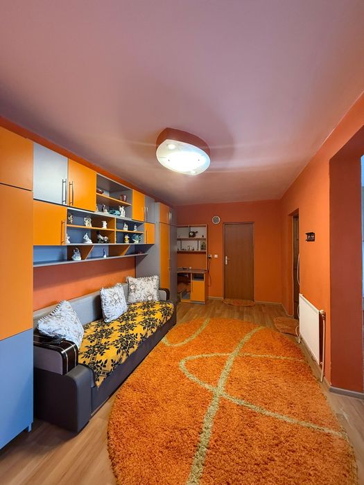 Inchiriez Apartament