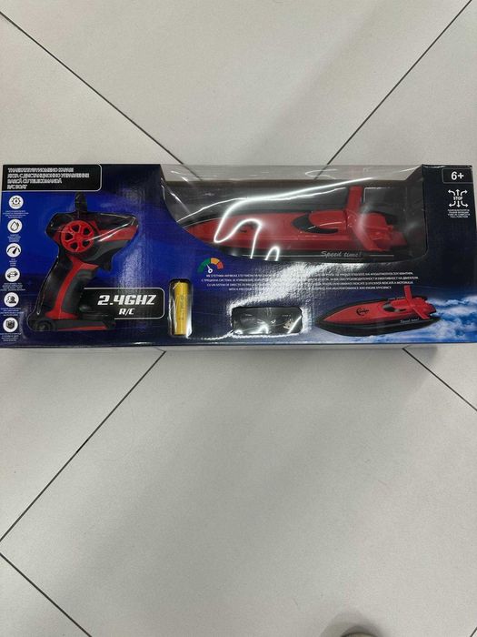 Лодка с дистанционно управление