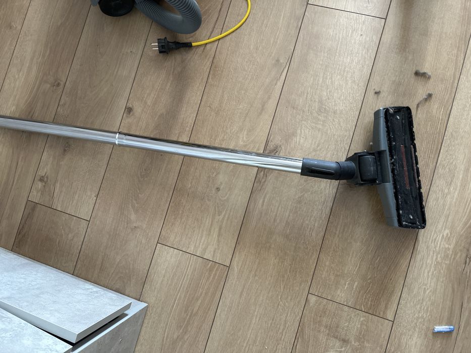 Прдам пылесос Karcher