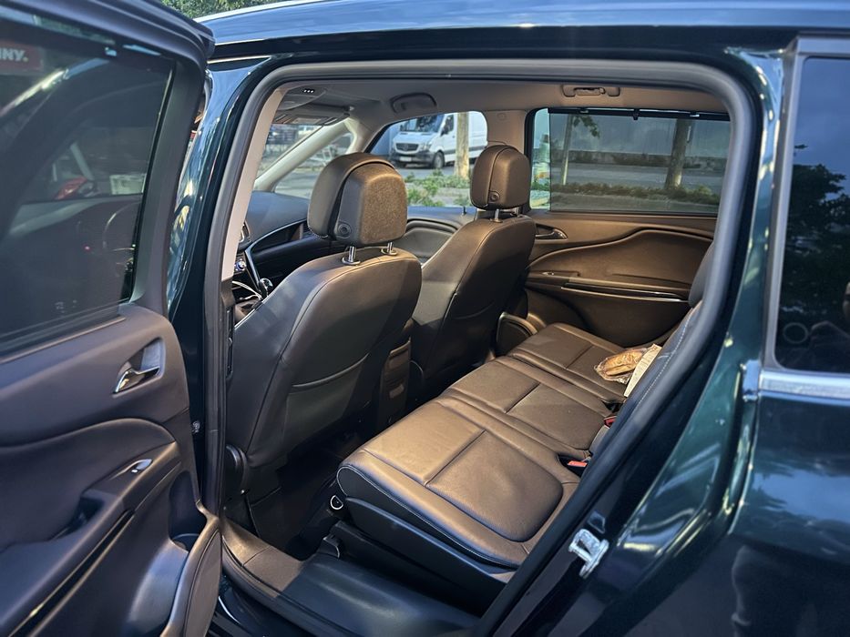 Opel zafira c opc line