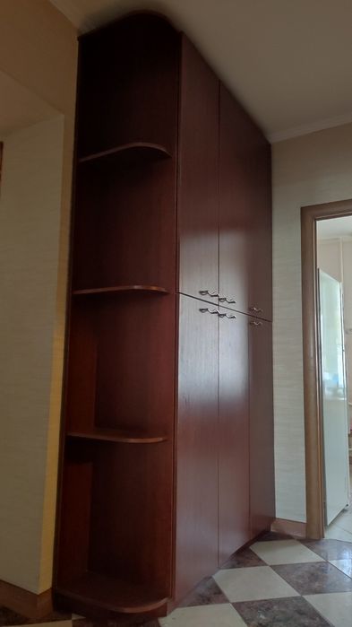 Продам шкаф хороший, б/у