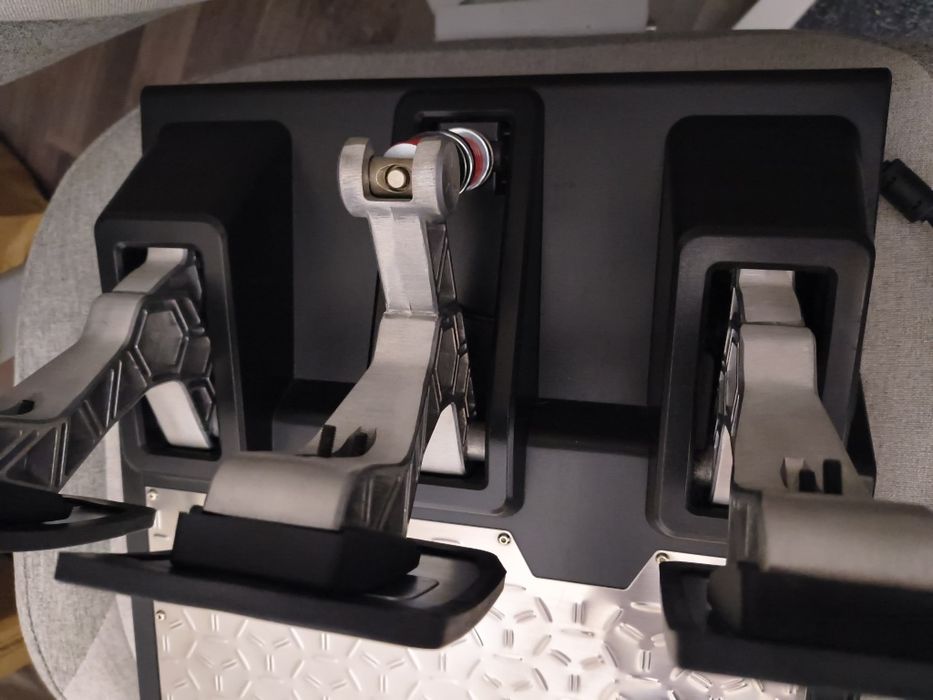 Руль для симрейсинга Thrustmaster T818 + Hypercar wheel + педали T-LCM