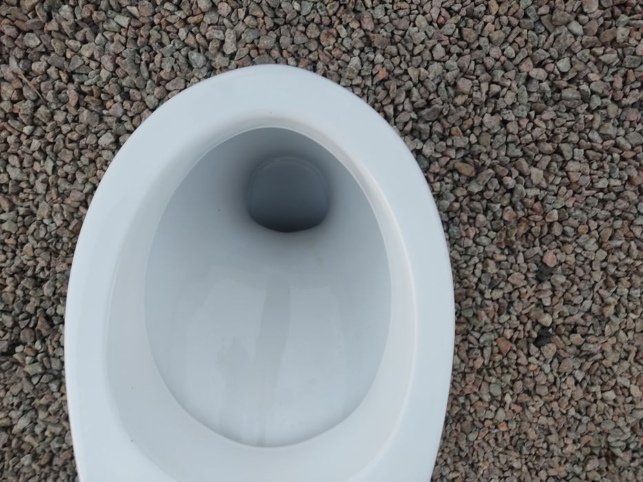 Унитаз без бочка.