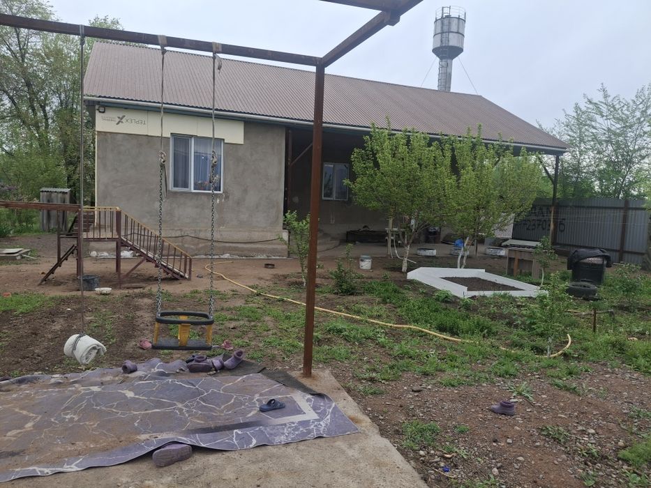 Үй сатылады 10×15 жана үй