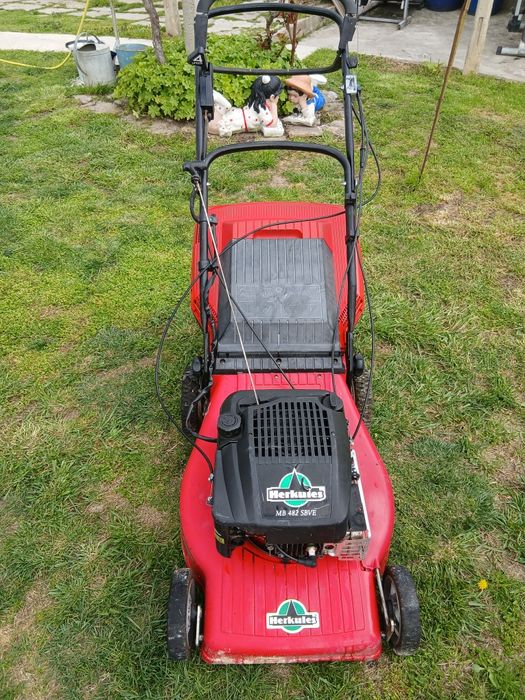 Бензинова самоходна косачка