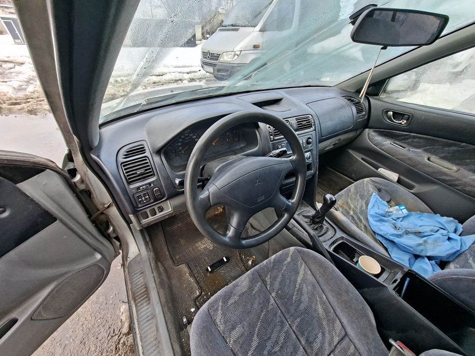 Dezmembrez Mitsubishi Galant 2.0D 1999 4D68