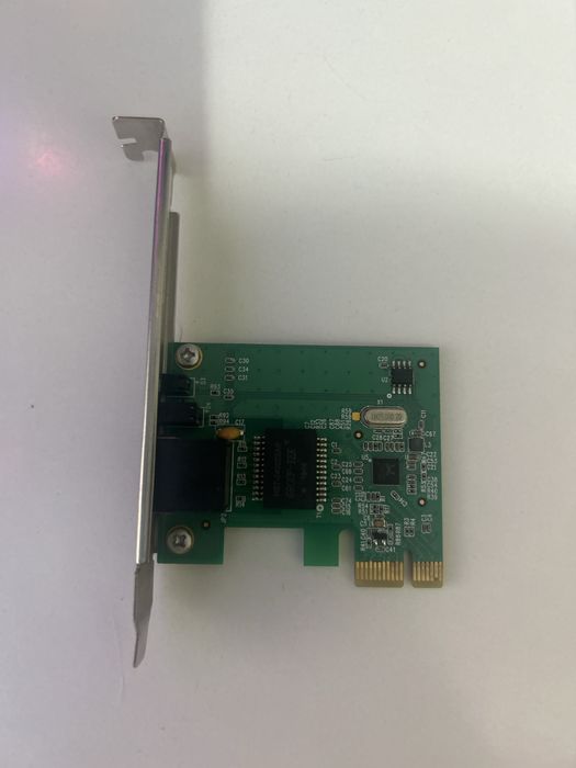 Это сетевая карта (LAN адаптер).