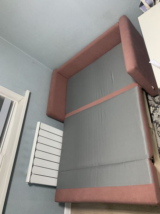 Диван в отличном состояний