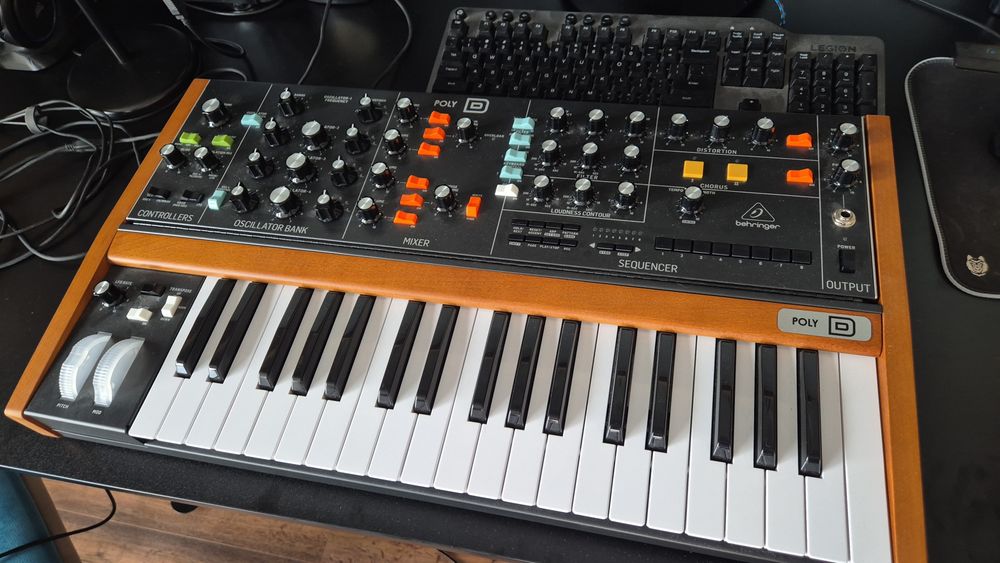Sintetizator analog Behringer Poly D