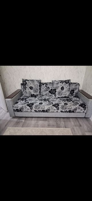Продам серый диван