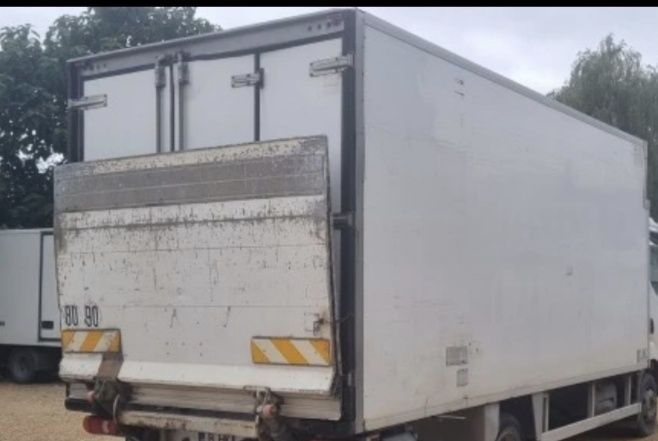 Хладилен Фургон до -18 градуса и на ток Кариер