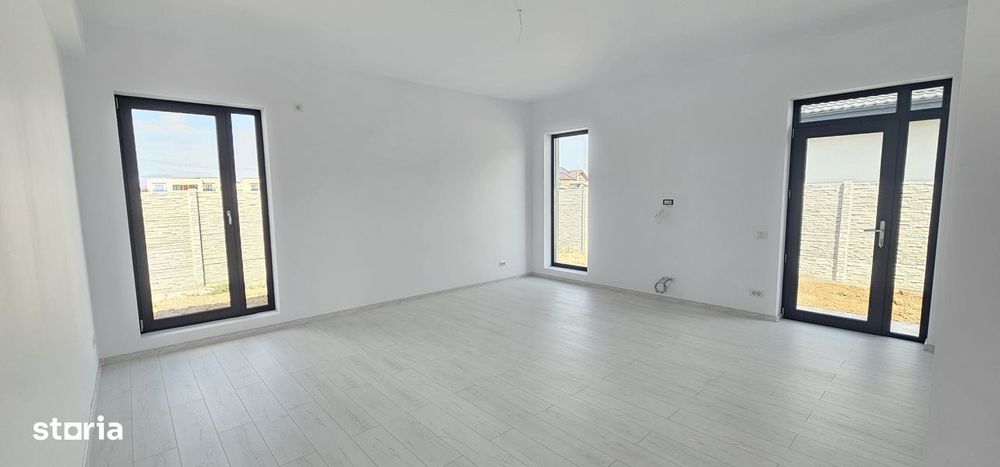 Casa 4 camere,panouri fotovoltaice,200 m de blv.