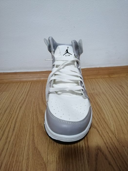 Adidași Air Jordan 1