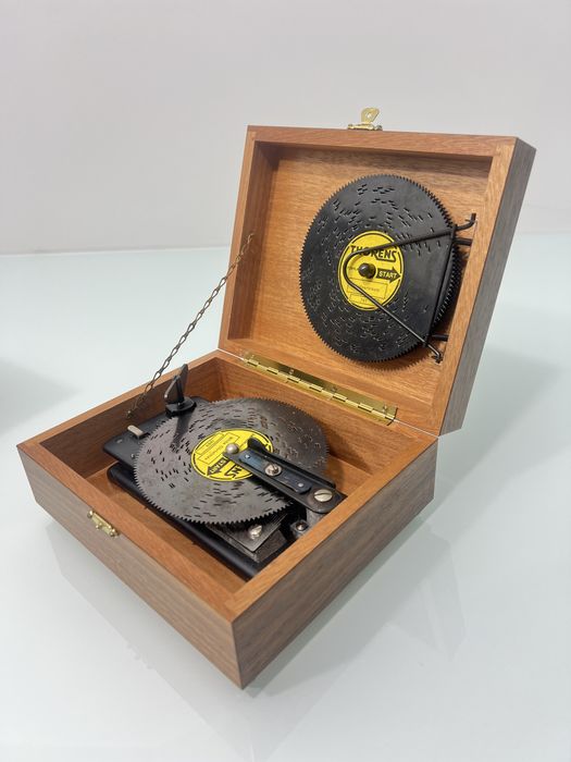 Thorens music box Switzerland