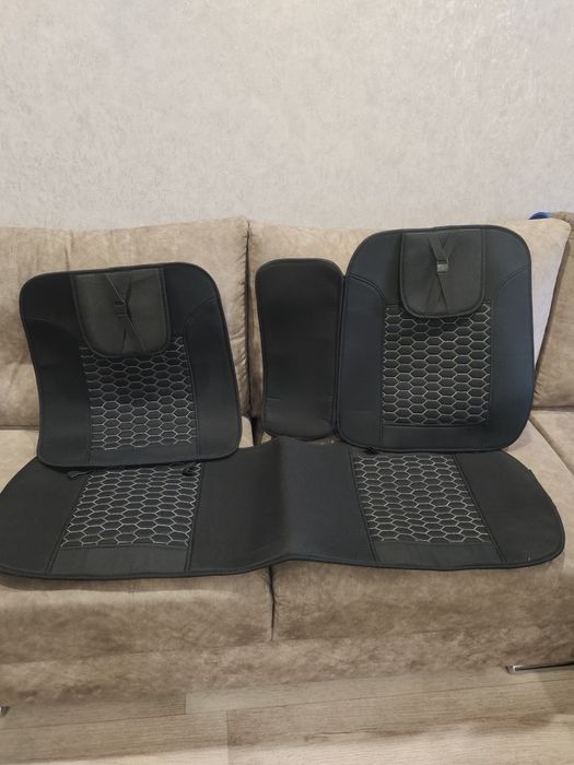 Продам чехлы на Ауди 80