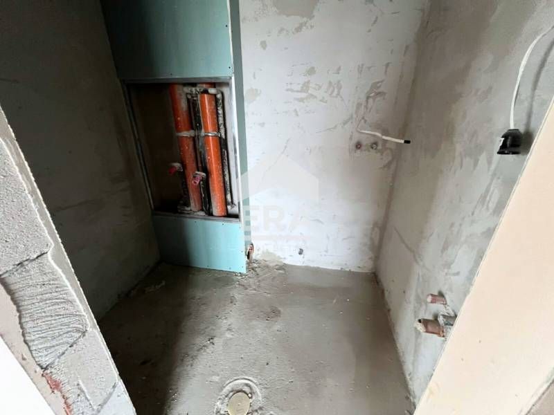 Продава се Двустаен апартамент в Варна, Бриз - 66 кв.м за 2500 €/кв.м - Снимка #4