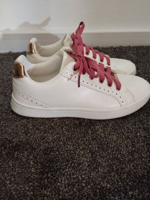 Adidași albi Only nr 35