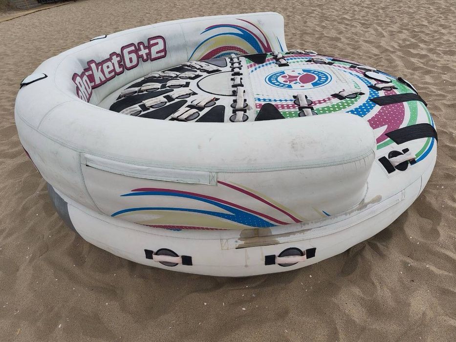 Водни атракциони. Ринг , банан за дърпане и други.