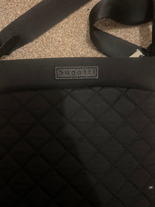 Чанта през кръста Bugatti