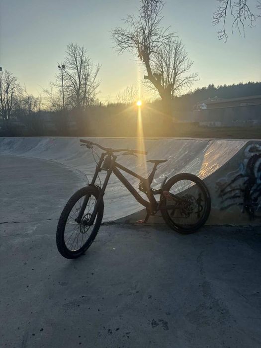 Specialized demo 8 , canyon sender 6.0