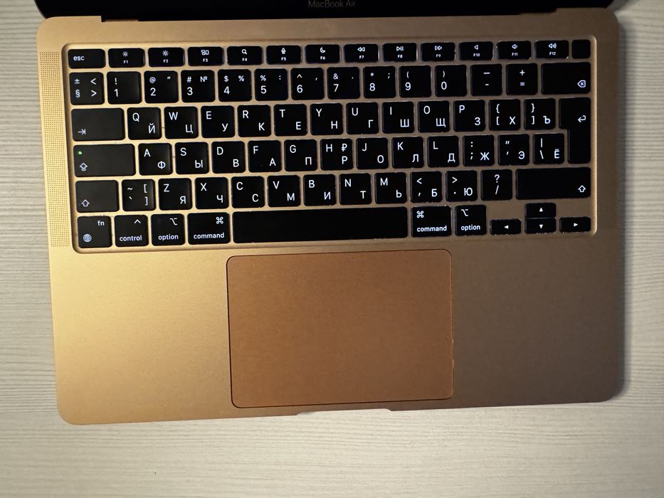 Продам macbook air m1