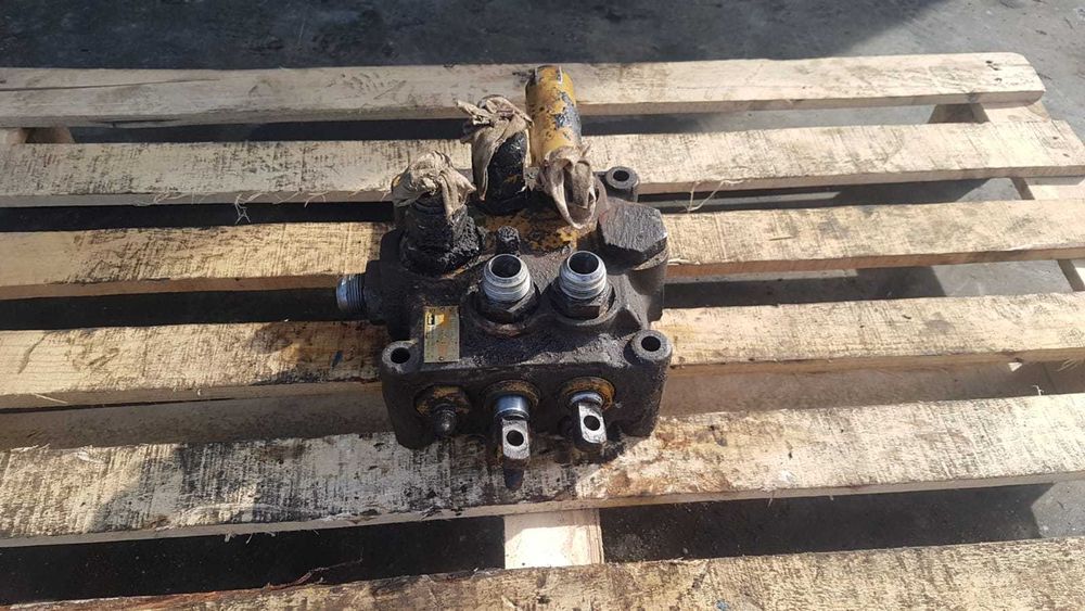 Distribuitor hidraulic Parker VDSP24DF86