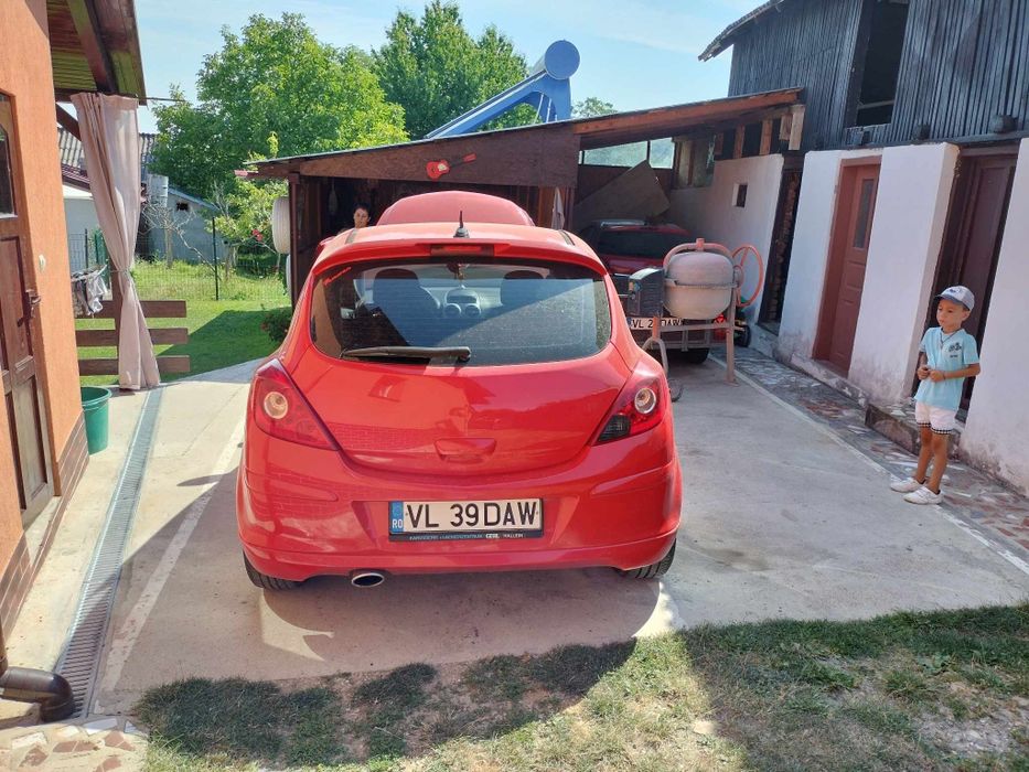 Opel CORSA rosie