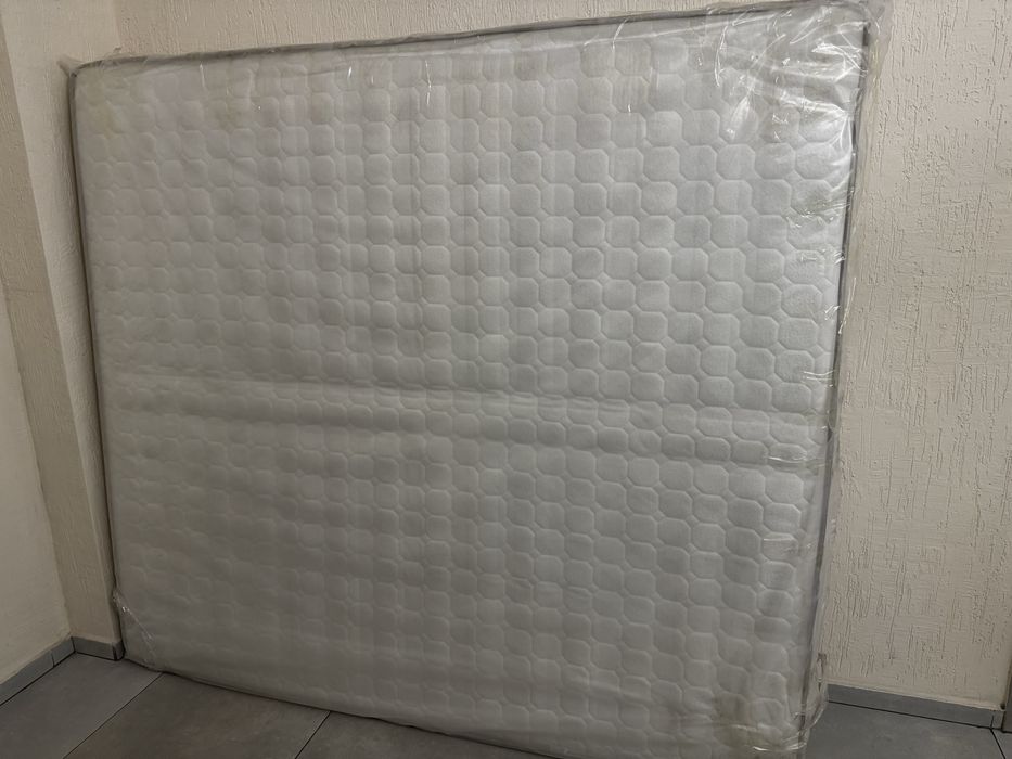 Продам матрас в хорошем состоянии