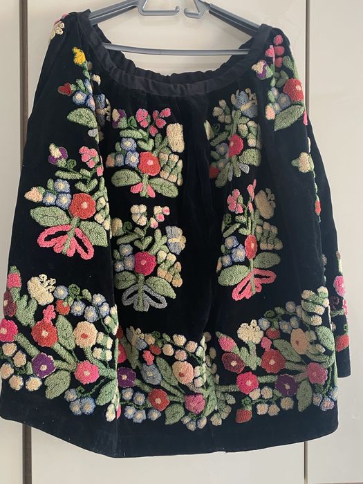 Valnic/fusta traditionala veche din catifea cusuta cu acul persan