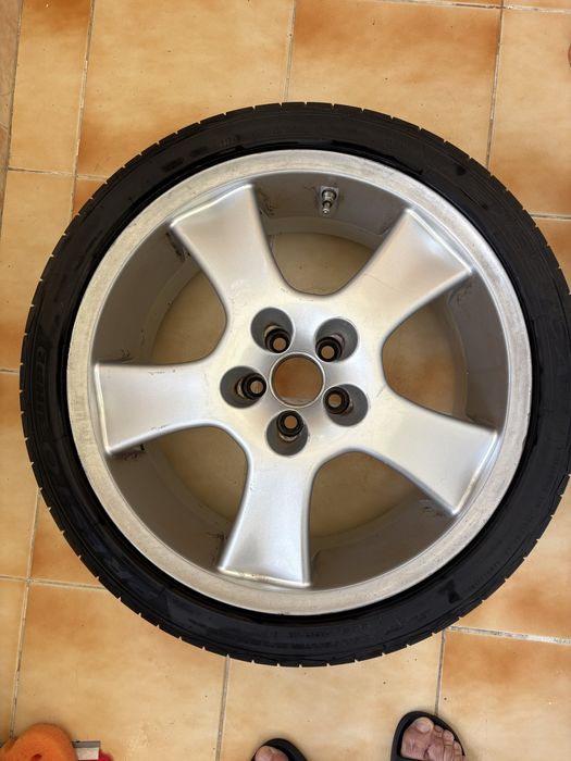 Джанти с гуми 5x100 със 225 40 18 Дот24