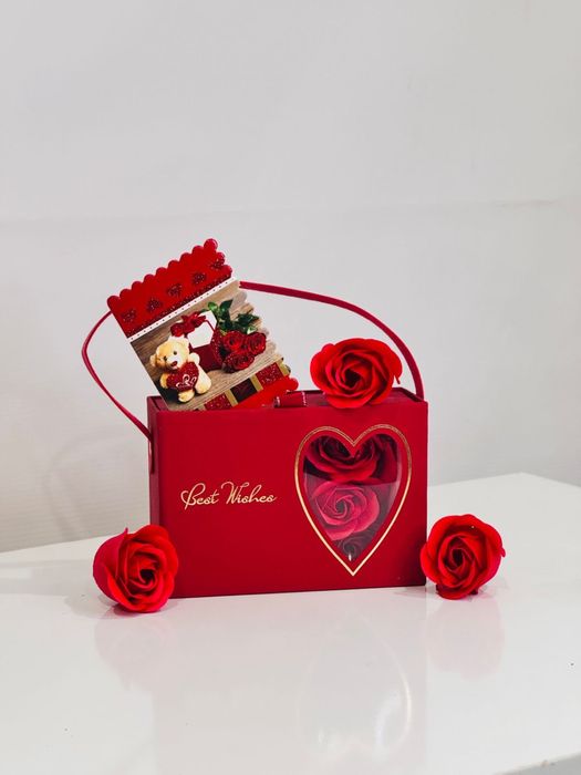 Подарочный бокс с парфюмом