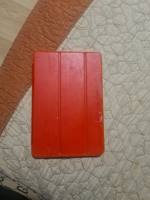Vând Tableta ipad 4 mini cu amprentă digitală