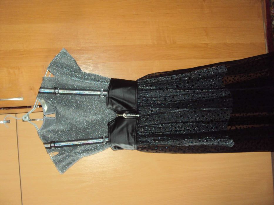 Платье праздничное. На рост 145-155см