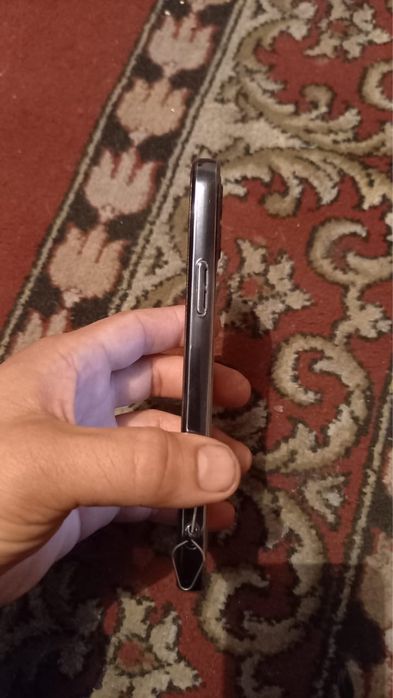 iPhone 12 горантя нету