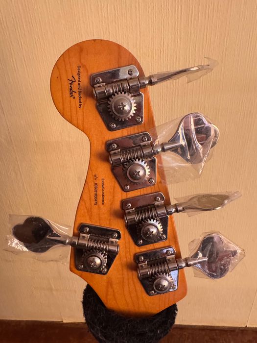 Бас китара Fender Squier, Darkglass effects, behringer um2